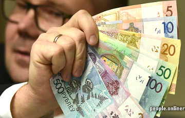 В Беларуси массово печатают «пустые» деньги
