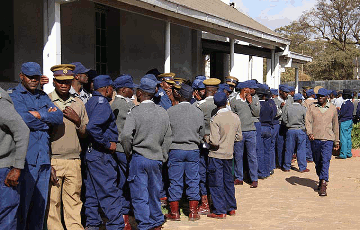 Власти Зимбабве отложили смертные казни из-за нехватки палачей в стране
