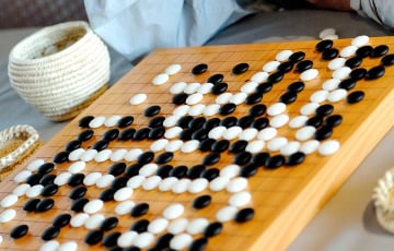 Компьютер впервые победил чемпиона по игре в го