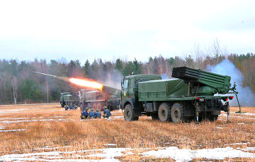 Беларусь проводит масштабные военные учения на границе с Украиной