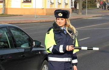 В Минске сотрудницы ГАИ угостят водителей солдатской кашей