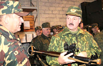 Лукашенко вооружается против НАТО