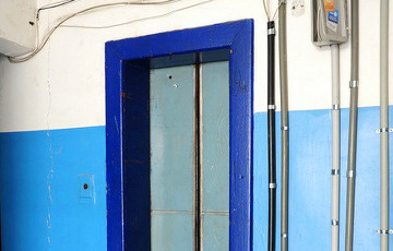 В Борисове украли блок кабины лифта
