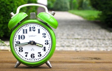 Ученые выяснили, почему нельзя «отодвигать» время на будильнике