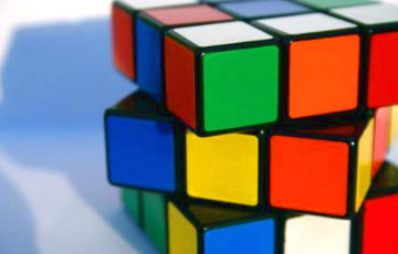 Видеофакт: Компьютер собрал кубик Рубика за рекордные 0,6 секунды