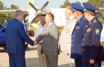 ТСН: Экс-министр обороны Украины прячется в Дроздах