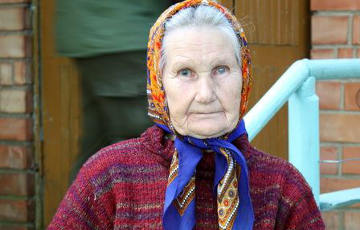 На 89-летнюю сестру Василя Быкова совершено нападение