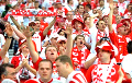 Польские болельщики привезли на ЧЕ-2016 50-метровый флаг