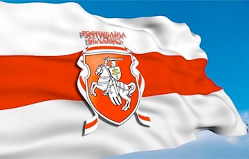 Автухович: Скоро мы увидим перемены и бело-красно-белый флаг над Беларусью