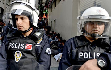 Турецкие власти заявили о задержании шести тысяч мятежников