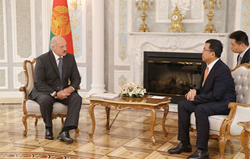 Lukashenka Asks Chinese For Money Again