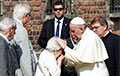 Папа Рымскі Францыск наведаў канцлагер «Аўшвіц - Біркенаў»