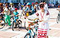 100 девушек провели в Бресте велопарад на шпильках