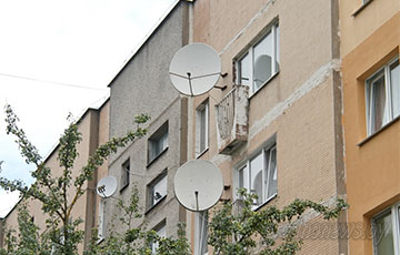 Hrodna Residents Forced To Remove Antenna “Plates” And Air-Conditioners