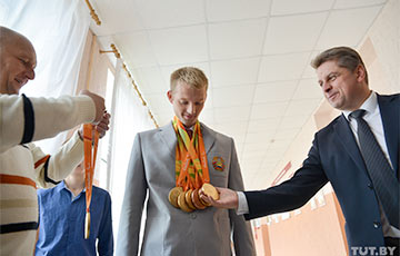 Паралимпийский чемпион Игорь Бокий показал свою невесту