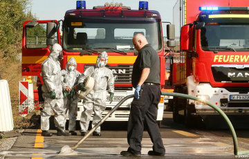 Фотофакт: в Германии автобан отмывали от шампуня