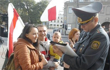 Милиция составляет протоколы по-белорусски