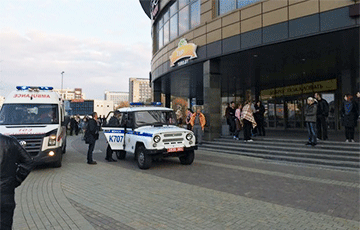 Видеофакт: задержание напавшего на посетителей ТЦ в Минске