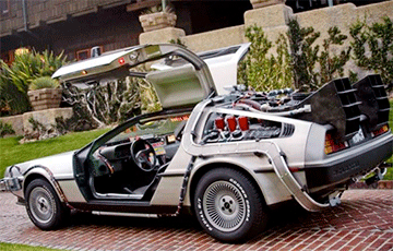 У Менск прыехаў легендарны DeLorean з «Назад у будучыню»