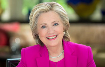 Хиллари Клинтон напишет политический триллер о работе госсекретаря США