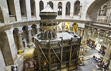 Ученые сняли плиту с Гроба Христа впервые за 450 лет