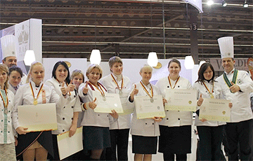 Белорусские кондитеры на Всемирной кулинарной олимпиаде взяли 17 медалей