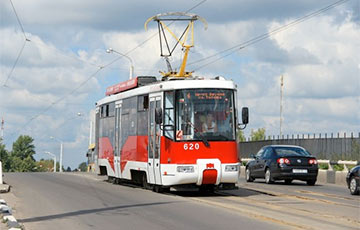Поляки модернизируют старейшие в Беларуси трамвайные пути