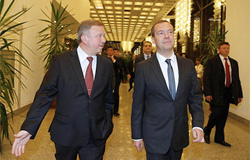 Кобяков — Медведеву: «Мы довольны отношениями с Россией, но есть ряд моментов»