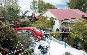В Сочи вертолет упал на крышу дома