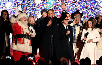 Обама спел Jingle Bells и зажег рождественскую ель у Белого дома
