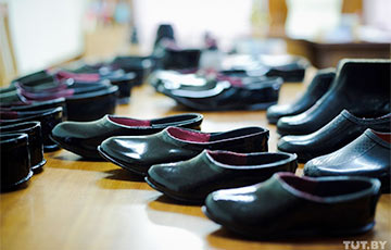 Гомельская фабрика галош предложила сотрудничество Кристиану Лубутену