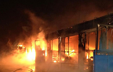 Ночное ЧП в Минске: горела огромная территория складов