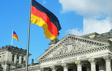 Немецкие «зеленые» проголосовали за коалиционные переговоры с социал-демократами и либералами