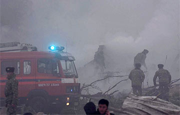 Стали известны подробности падения самолета на дачный поселок в Кыргызстане