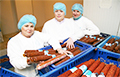 Работникам Борисовского мясокомбината выдают часть зарплаты «пайками»