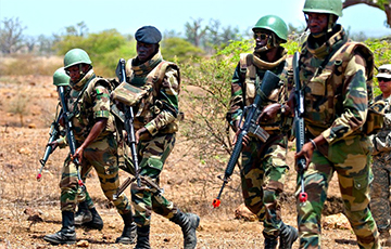 Генерал войска Гамбіі: Мы сустрэнем замежных вайскоўцаў з кветкамі