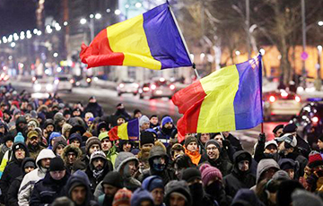 Президент Румынии присоединился к массовым протестам
