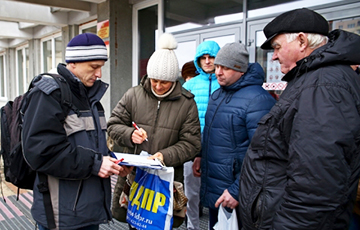 «Депутат» в Барановичах испугалась рассерженных белорусов