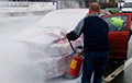 В Минске загорелся Dodge, пока ГАИ оформляла водителю протокол
