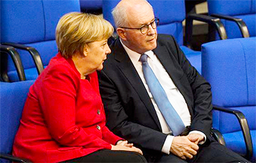 Соратник Меркель: Германия должна противостоять РФ с позиции силы