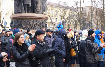 Clamorous Rally In Brest: "Basta!"