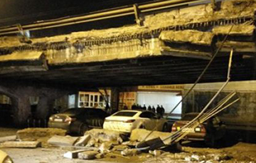 В Киеве обрушился Шулявский мост