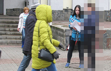 У Менску раздалі ўлёткі «Чыноўнік — галоўны дармаед»