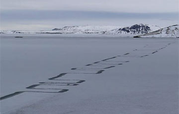 На замерзшем озере в Исландии появились загадочные зигзаги