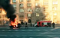 Российские дальнобойщики сожгли у Смольного автомобиль