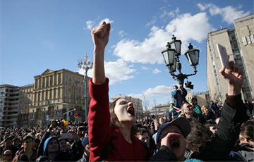 Liberation: В России происходит бунт подростков, родившихся при Путине
