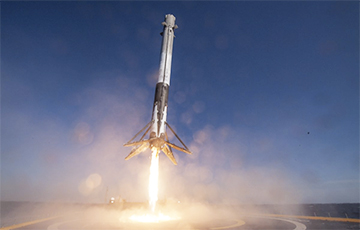 SpaceX выводит на орбиту массивный спутник: онлайн-трансляция