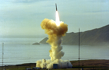 США испытали межконтинентальную баллистическую ракету