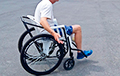 Фотофакт: В областной больнице пациенты ездят на «колясках для бедных»