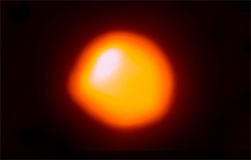Астрономы сфотографировали звезду в тысячу раз больше Солнца
